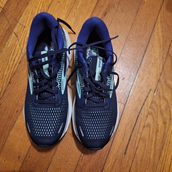 Women's Brooks Ghost 14 Navy Tennis Shoes Size 9.5
